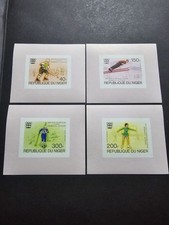TIMBRE NIGER JEUX OLYMPIQUES NON DENTELÉ BLOC NEUF ** MNH ROUSSEUR 