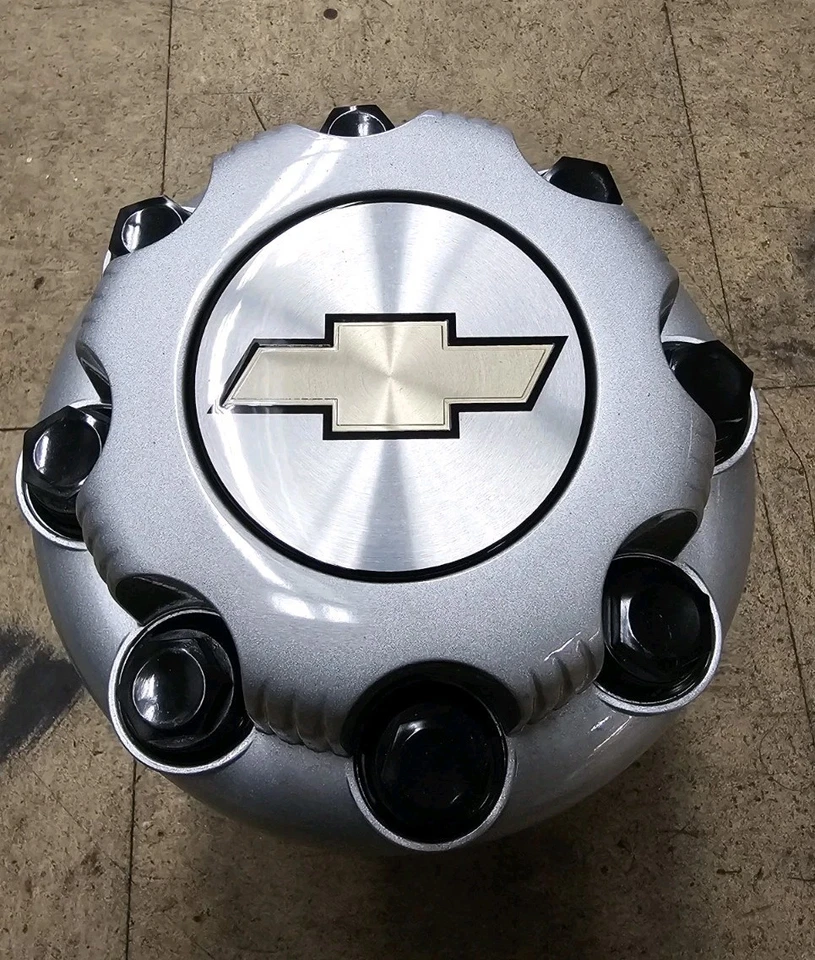 Tapa central Chevrolet Express Van 2500 3500 Silverado 4 piezas plateada 8 orejetas Foto 2 de 4