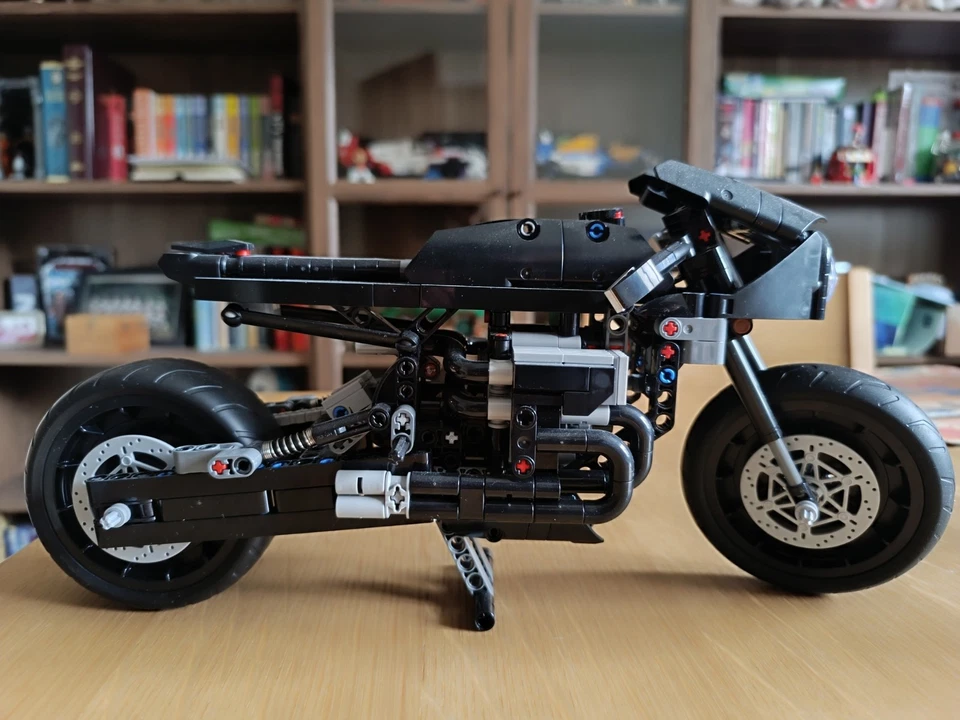 LEGO Technic 42155 The Batman - Batcycle, photo 3 of 4