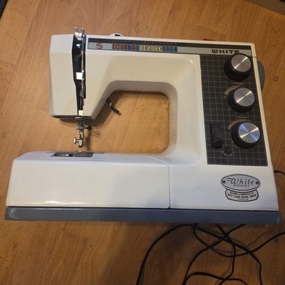 Vintage White Sewing Machine Model 2221 w Pedal - Powers and Lights On - As-is