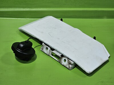 GENUINE MERCEDES SPRINTER W906 2006-2018 FUEL FLAP & CAP WHITE