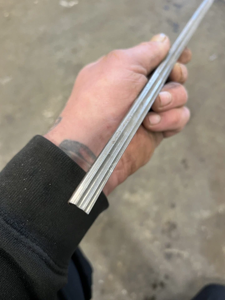 Moldagem de acabamento de assento traseiro Chevrolet Fleetline 1941 1942 1946 1947 1948 - Imagem 2 de 4