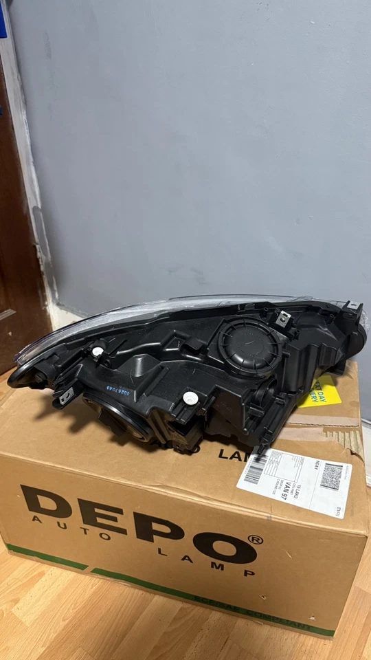 BMW 1 Series F20 Headlight 5 Door Hatchback 2012-2015 Headlamp Passenger Side - Image 3 of 3