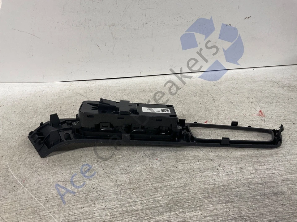 VOLVO S60 10-14 Mk2 Pre-Facelift Drivers Right Window Switch 31334345 - Image 4 of 4