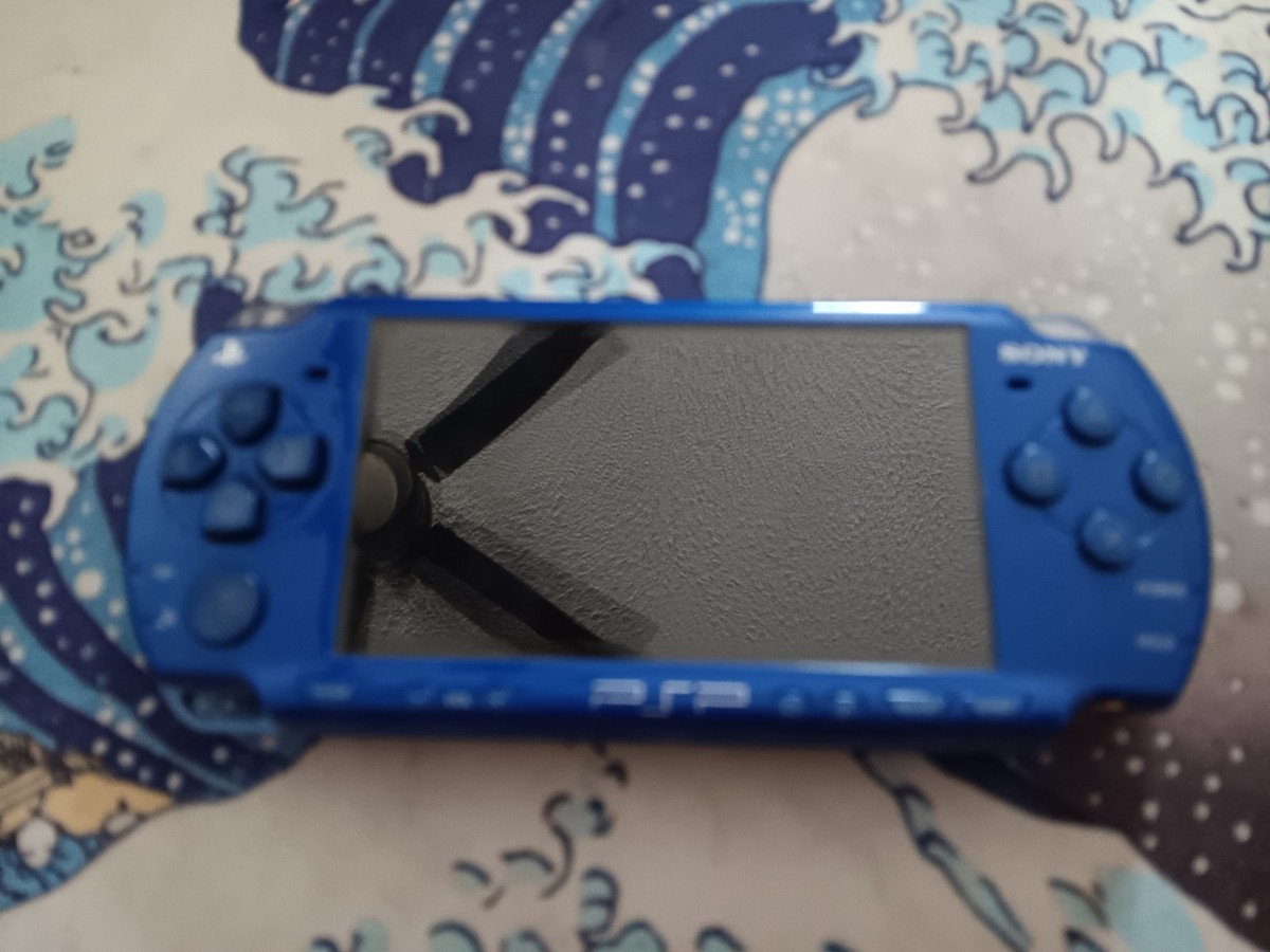 Sony PSP 2000 Madden NFL 09 Bundle Metallic Blue Handheld System