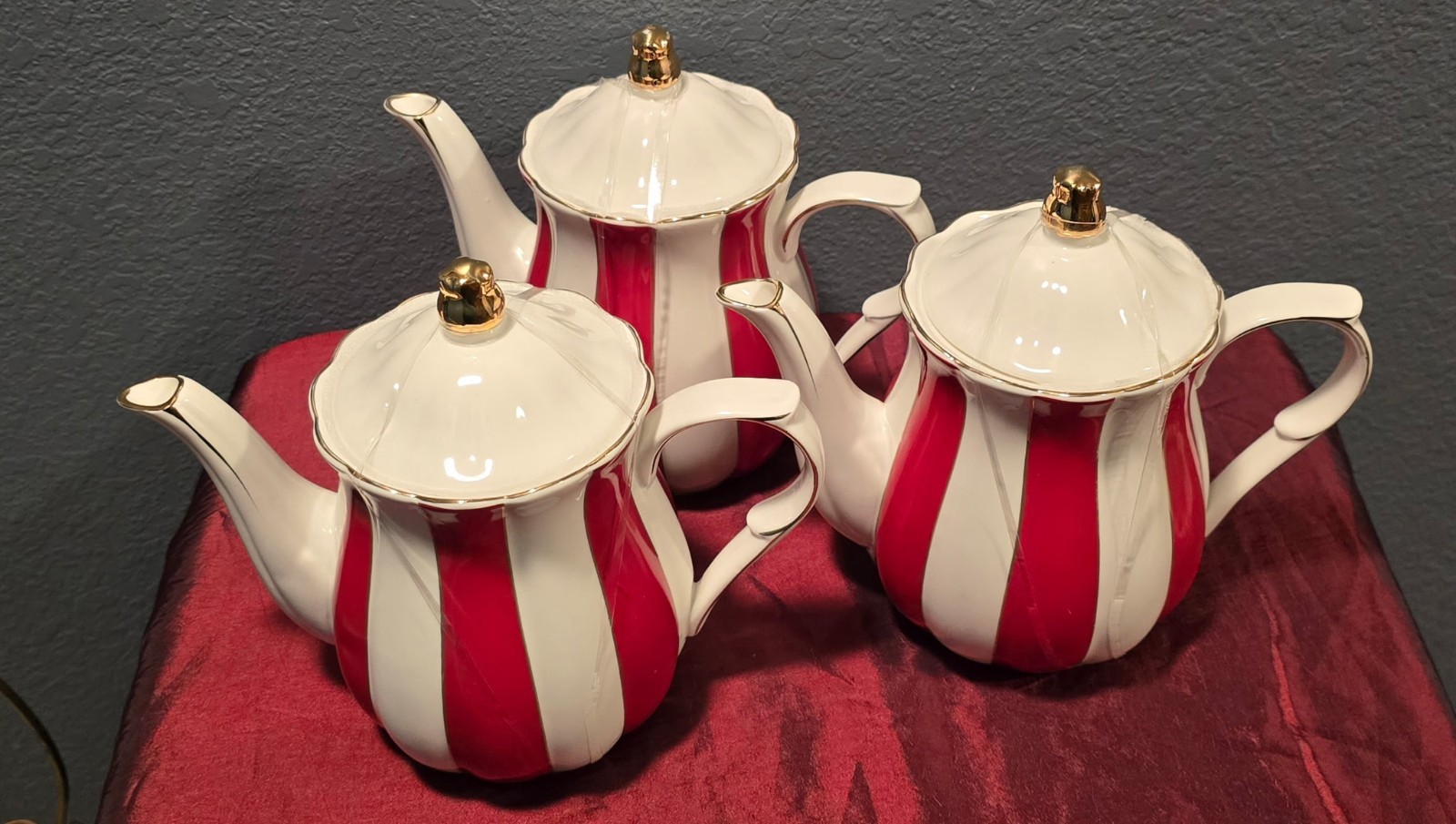 Gold Scallop Trim 8" Tea