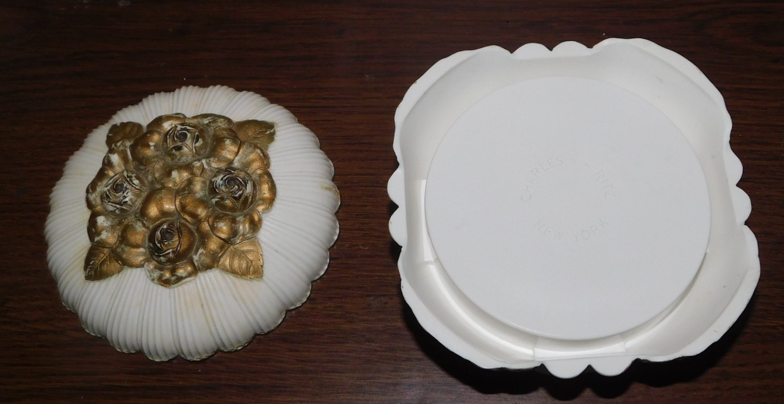 VINTAGE 50s CHARLES OF THE RITZ NEW YORK GOLD FLORAL MAKEUP POWDER BOX ART DECO