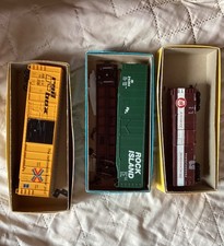 Lot of 3 HO Scale Train Freight / Box Cars