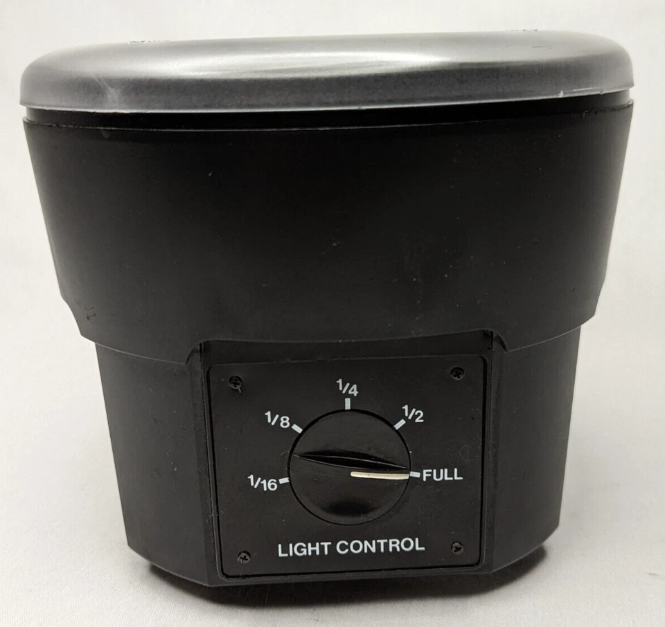 PG-3200 AC Studio Flash Modeling Lamp 100-120V With Cords - Tested and Works! - Image 4 of 4