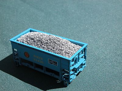 Hay Bros ROCK / CHUNK LIMESTONE LOAD - Fits HO Athearn / MDC / RH 22' Ore Cars