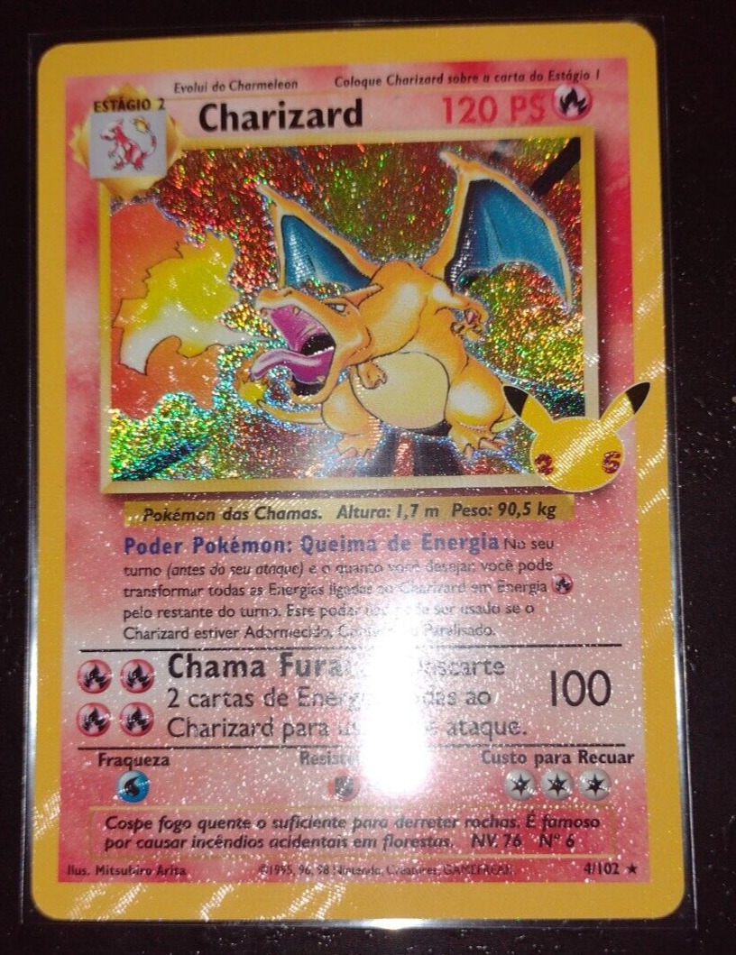 Carta Pokémon Charizard (02/25) Coleção Celebrações + Brinde em