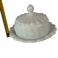 VTG Westmoreland Milk Glass Paneled Grape Leaf Covered Cheese Butter Dish W/Lid