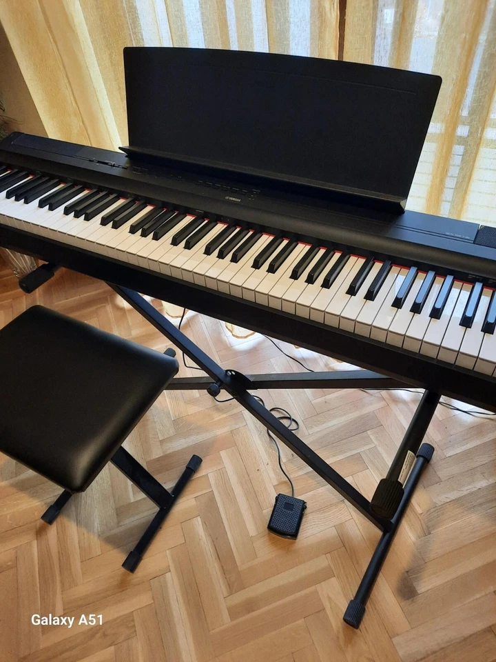 Yamaha P-125, photo 1 sur 5