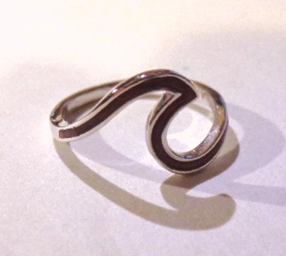 ANILLO OLA OCÉANO ROMPIENDO MADERA KOA HAWAIANO CON INCRUSTACIONES DE PLATA 925 RODIO 20 MM 5-10 Foto 2 de 4