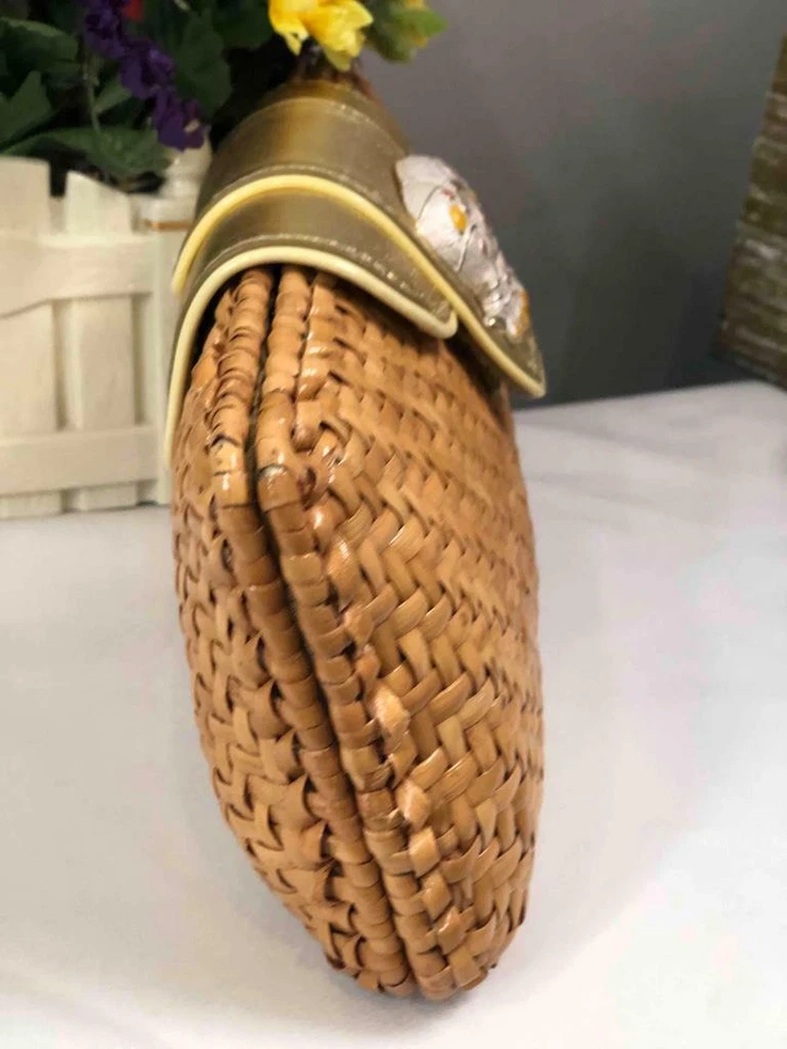 Embreagem de palha RAFE New York Elephant tecido natural tom dourado - Imagem 4 de 4