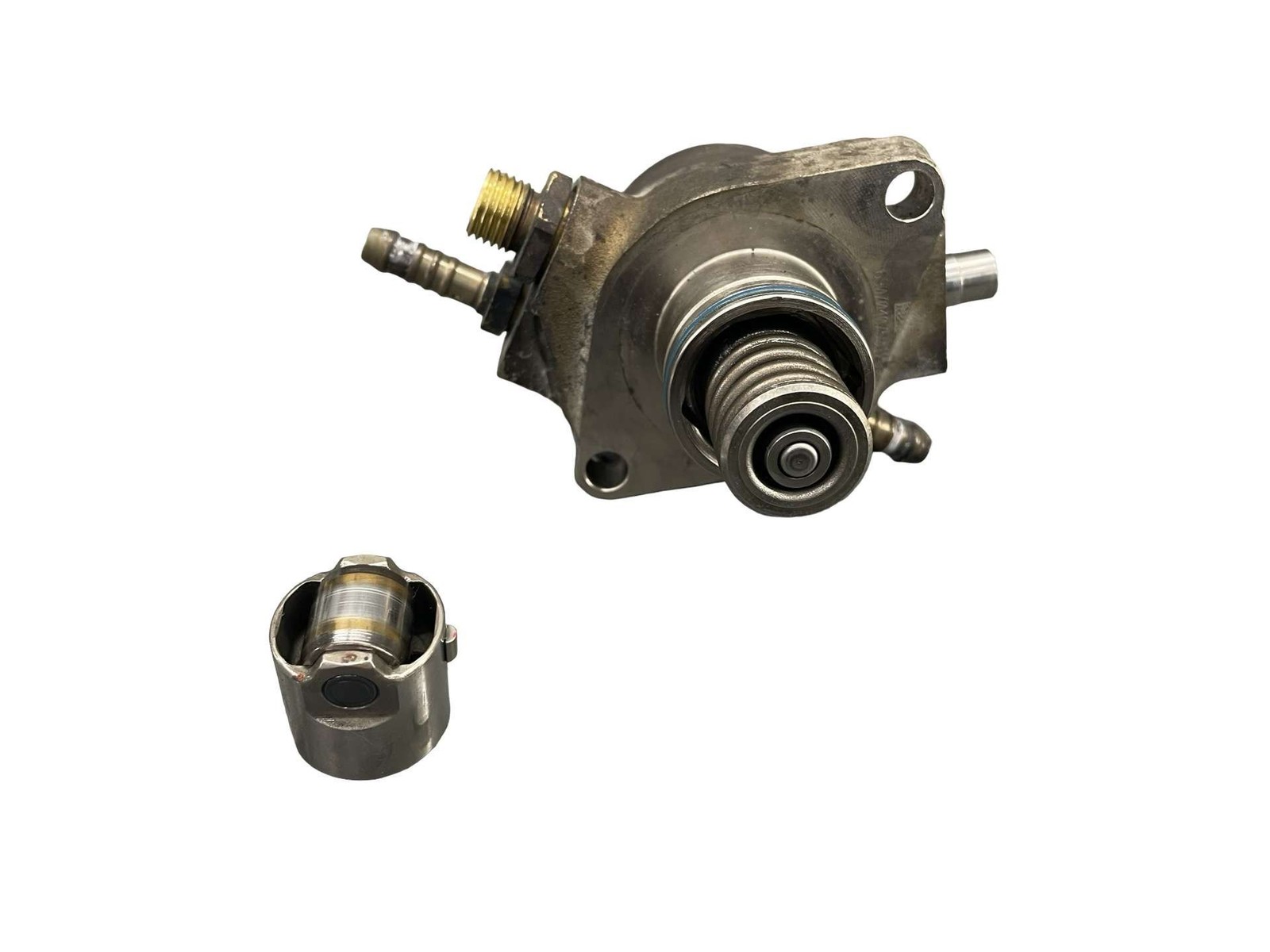 Lamborghini Huracan Left High pressure fuel pump