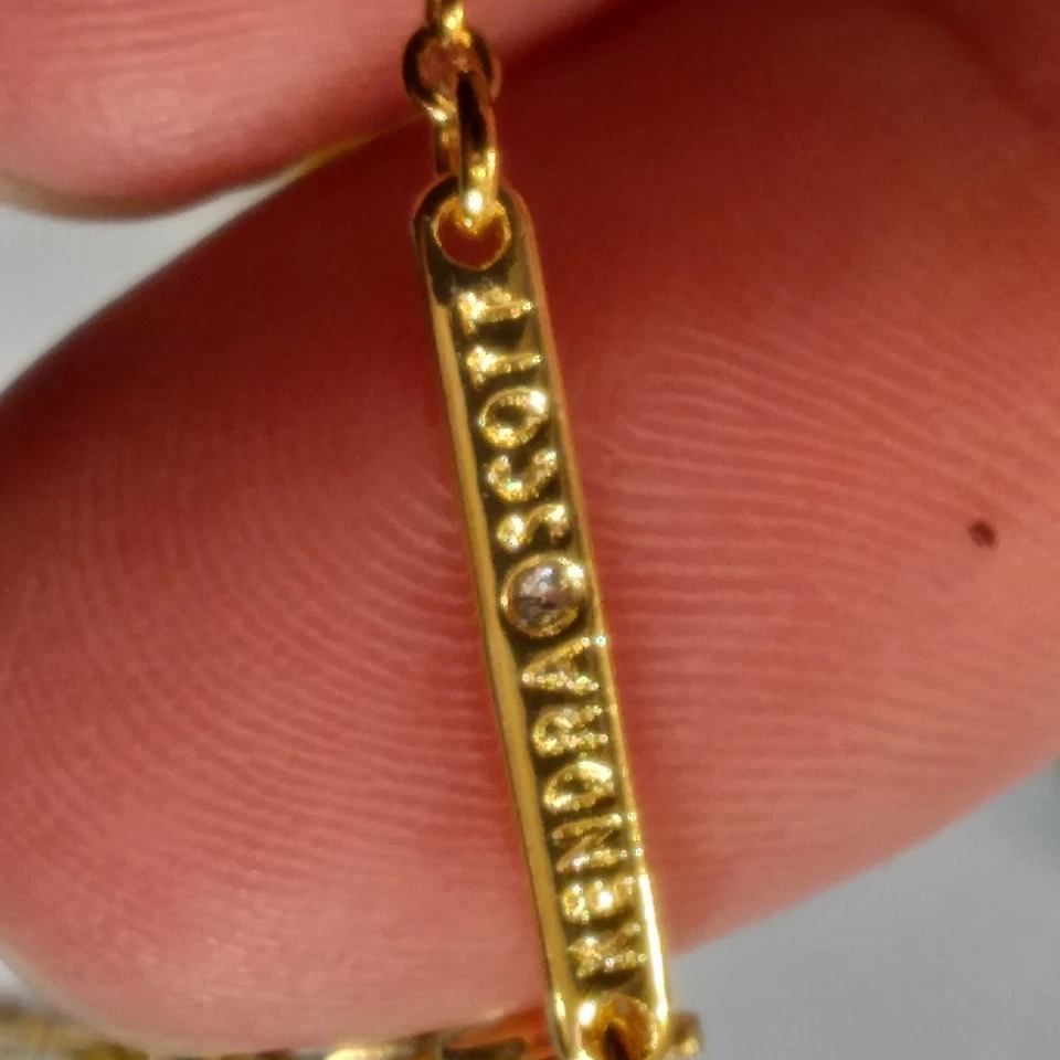 Collar Kendra Scott Disney Minnie Mouse Dorado Negro Minorista $85 Nuevo Foto 3 de 4