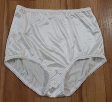 VANITY FAIR Sz XL/8 Silky Nylon Brief Panty 40301 Granny Panty Star White