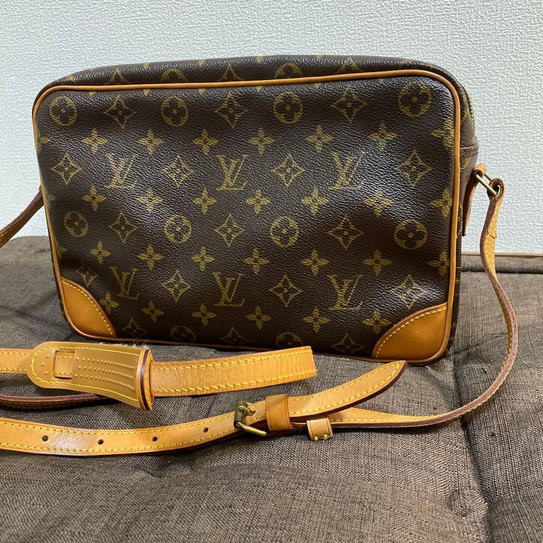[Almost unused item] Louis Vuitton Trocadero 30 Monogram Shoulder Bag image 2
