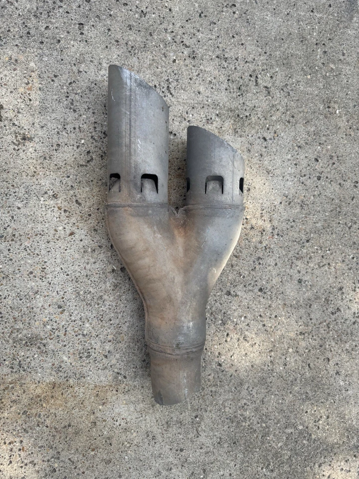 Punta de escape F250, F350, F450 OEM Ford corte Foto 2 de 4