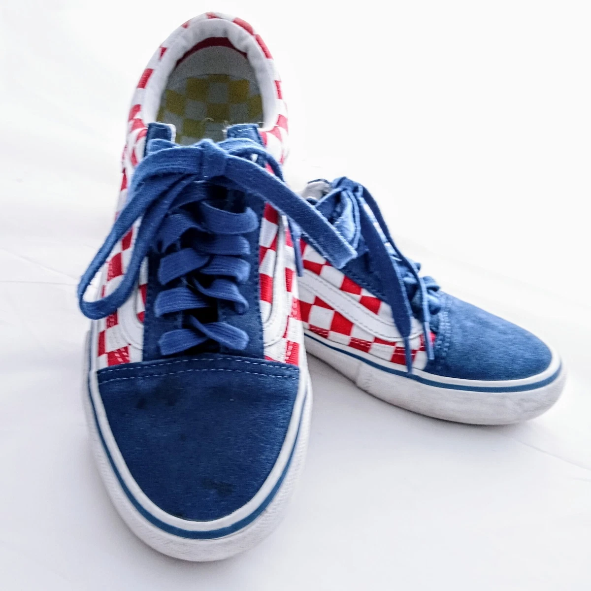 Youth vans hotsell size 6