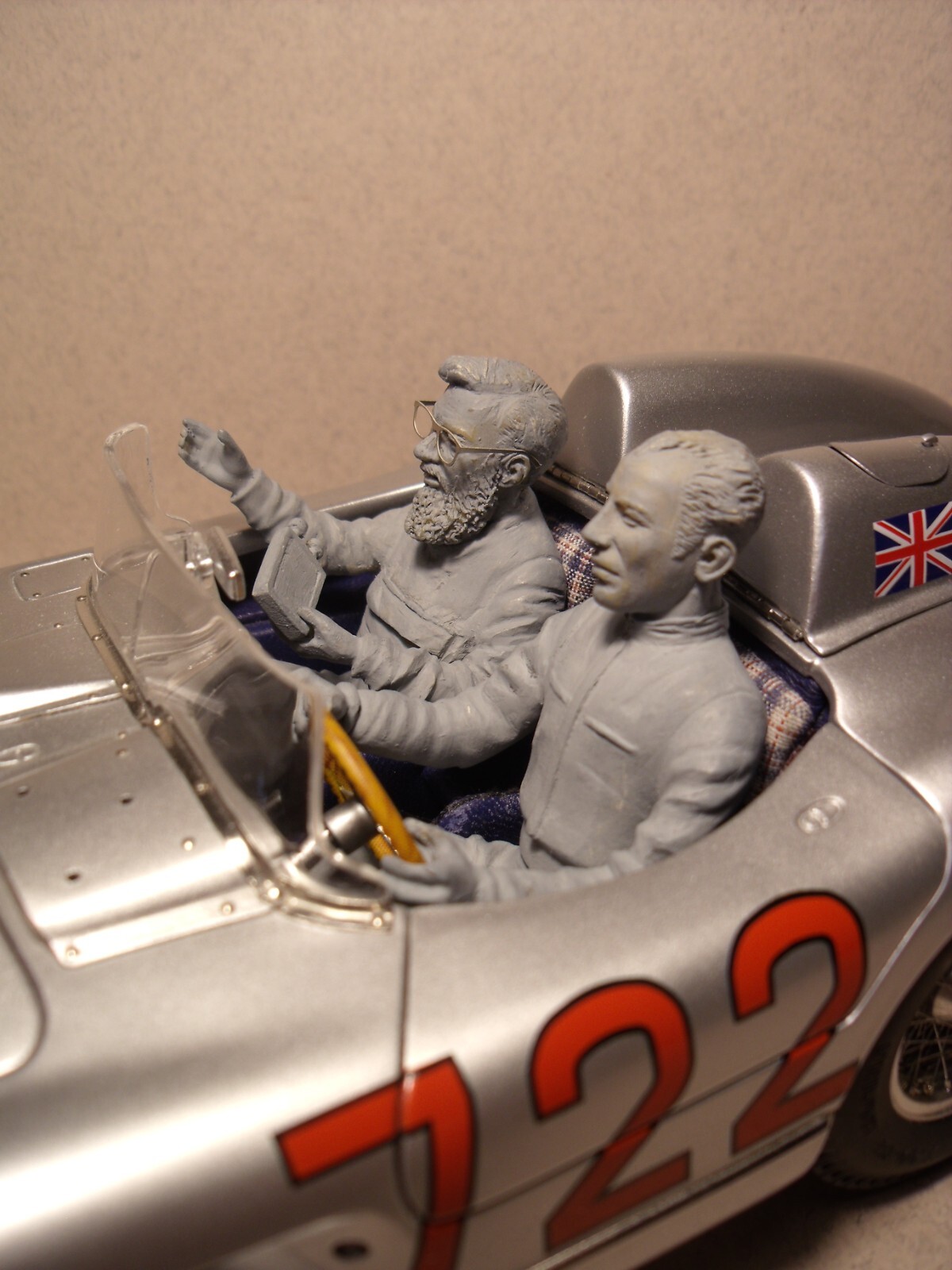 Figurines 1/18 Moss et Jenkinson Vroom pour mini de collection CMC