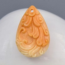 Pendentif Acanthus Sculpté en Coquillage Brioché Orange 28,05 mm 3,40 g