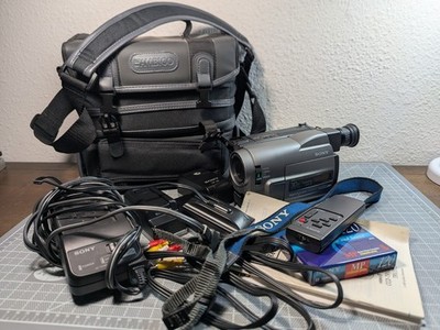 Sony Handycam Camcorder CCD-TRV52 8mm Video8 Stereo Bundle w/ Charger
