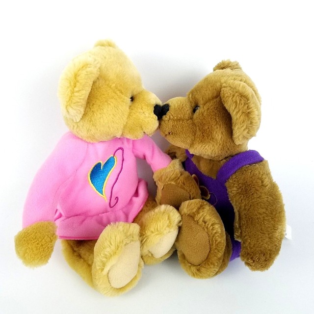Hallmark Kissing Bears Noses Love Kiss Hearts 10" Plush