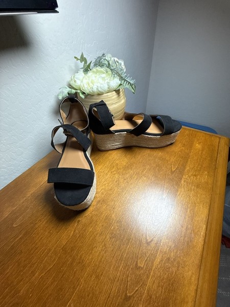 Qupid Women's Black Suede Wedge Espadrille Sandals with Ankle Strap and Buckle 7