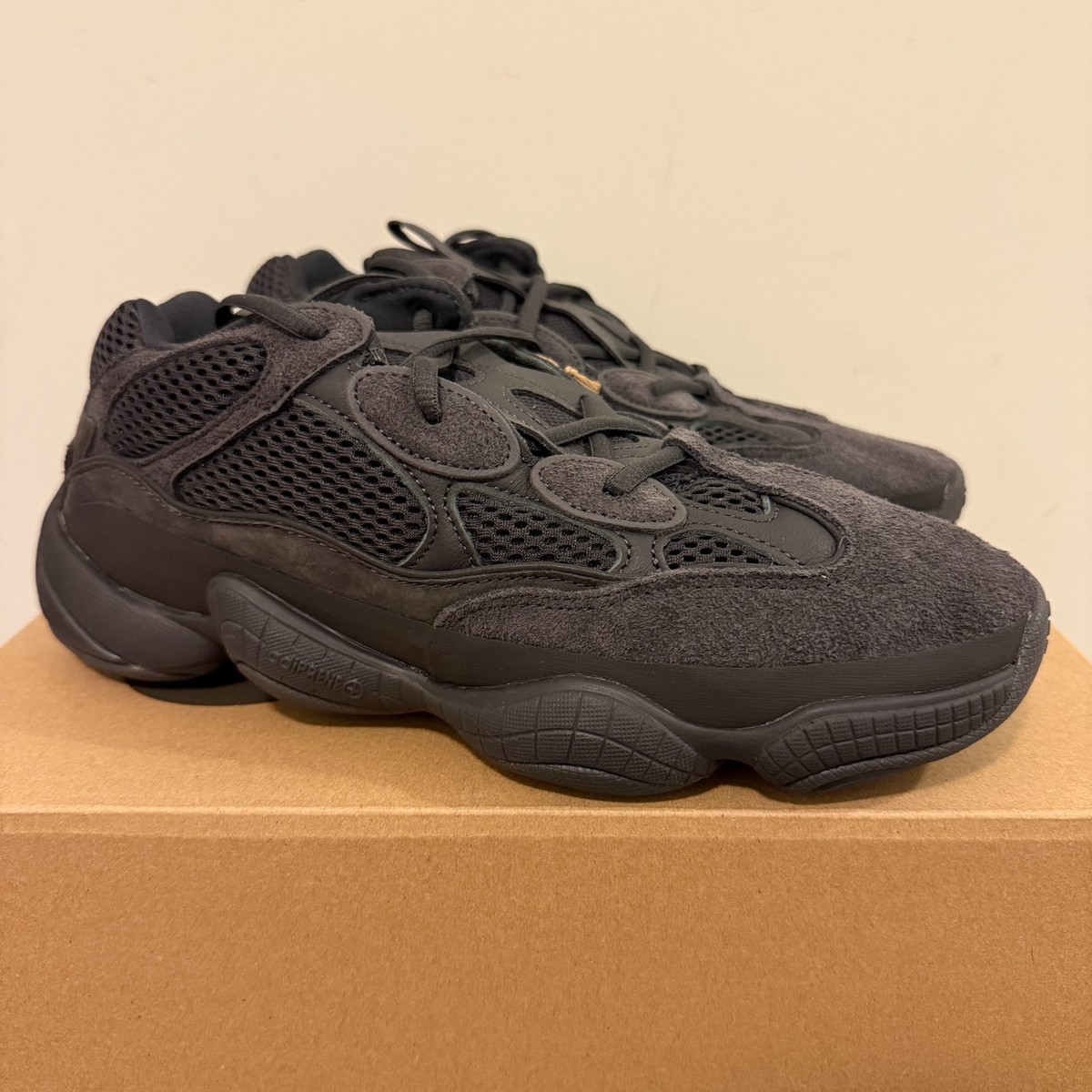 YEEZY 500 シューズ 黑 Adidas YEEZY 500 UTILITY Black Size 11.5 & Boost 350 V2 Bone