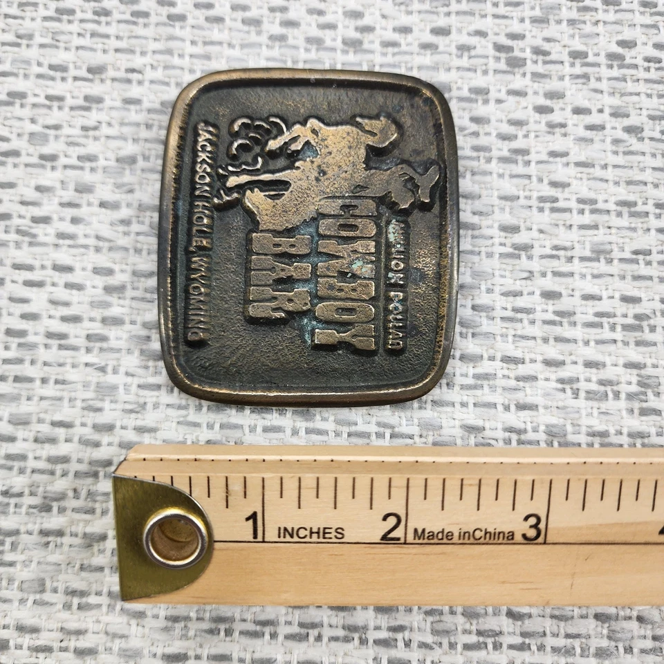 De Colección Million Dollar Cowboy Bar Jackson Hole Wyoming Cinturón Hebilla Tono Latón Foto 3 de 4