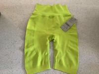 Sweaty Betty  seamless 9 cycling workout shorts lime punch green XXS NWT