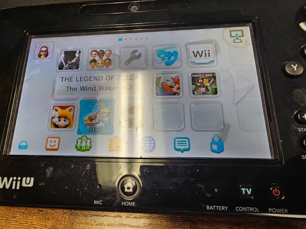 Nintendo Wii U 32 GB Super Mario 3D World Deluxe Set - Black