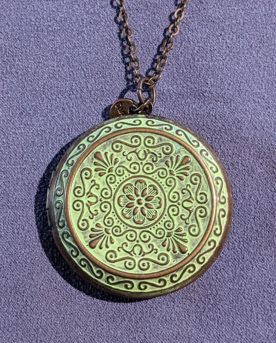 Picture locket shop necklace canada
