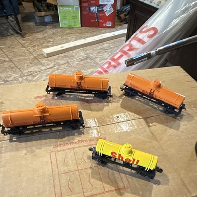 HO Shell Tank Car Lot of 4 Orange Yellow Black Plastic Analog DC 1:87