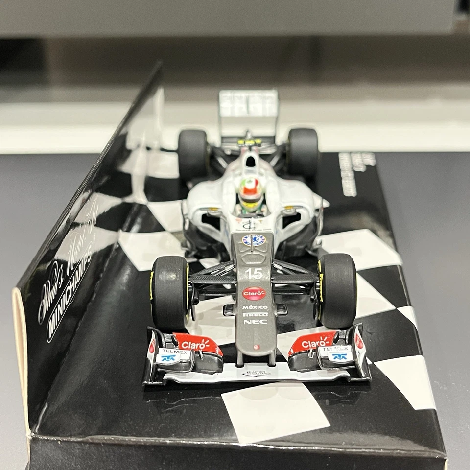 MINICHAMPS 1/43 Sauber C31-Ferrari Sergio Perez 2012 NEC #15 Checo 410120015 - Image 2 of 4