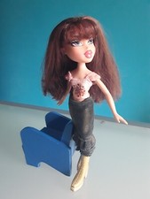 BRATZ DOLL", MGA, "DANA" "Style It", modello 2003, altezza 25 cm.