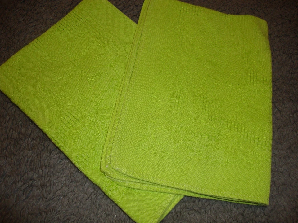 VINTAGE Lot (2) Lime Green Floral Fabric Napkins Table Linens 16" x 11"      C10 - Image 3 of 3