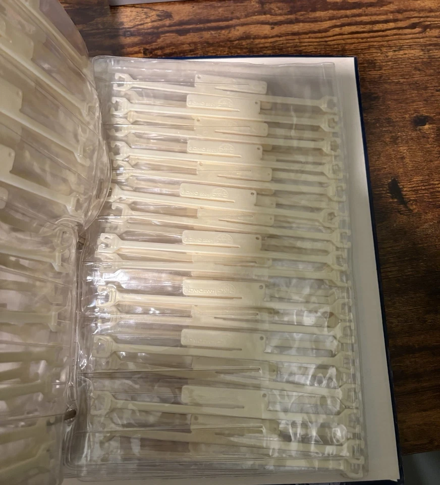 DMC Floss Binder With Stitchbow And Pages - Image 3 of 3