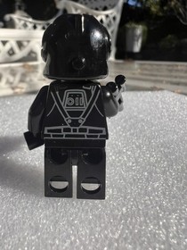 LEGO Star Wars Imperial V-Wing Pilot SW0304 Minifigure  w Helmet & Blaster