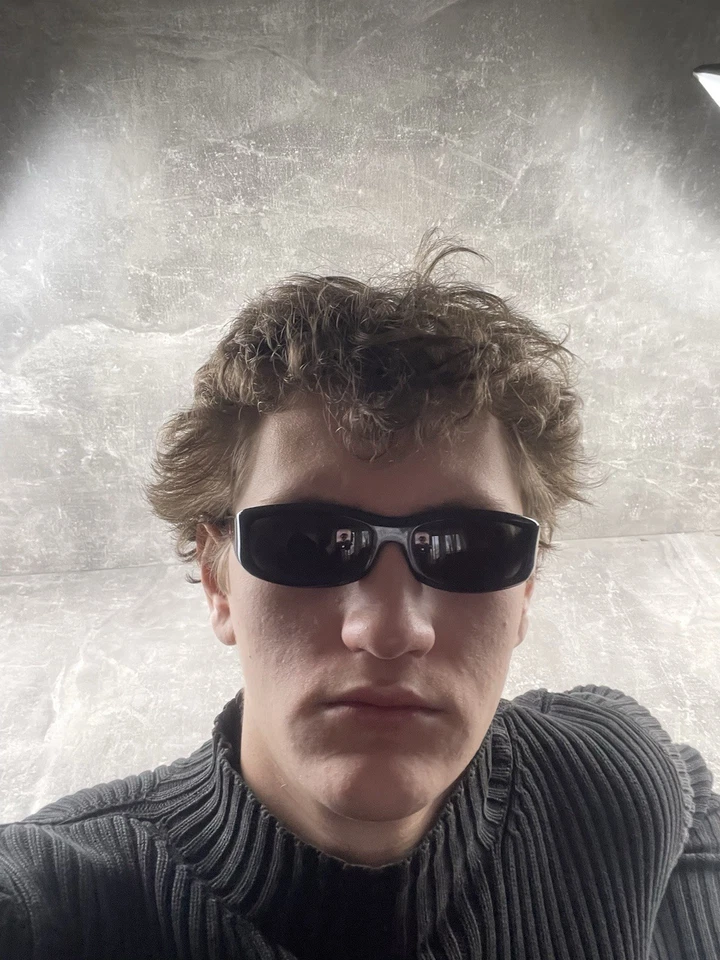 Gafas de sol Giorgio Armani vintage años 90 envolventes ovaladas negras acetato hechas en Italia Foto 4 de 4