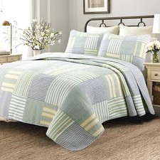 3 Piece Coastal Geometric Shapes Design Reversible Quilt Set Full/Queen Size