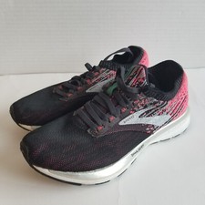 WOMEN BROOKS RICOCHET SIze 7 B 1202821B678 BLACK PINK RUNNING SHOES