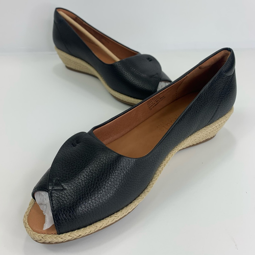 Gentle Souls By Kenneth Cole Womens 