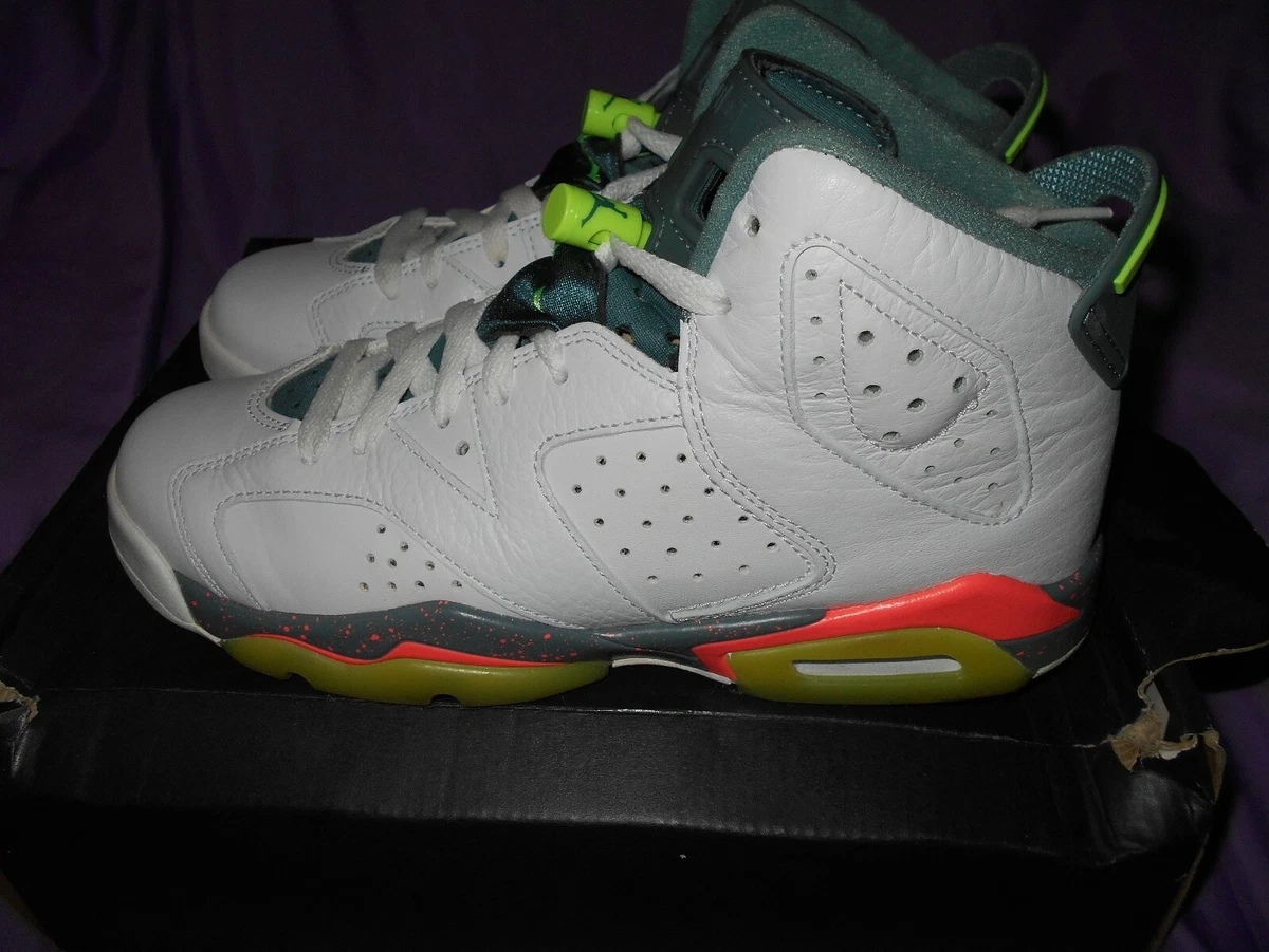 AIR JORDAN 6 RETRO MANGO WHITE GHOST GREEN (GS) SIZE 6 USED 384665-114