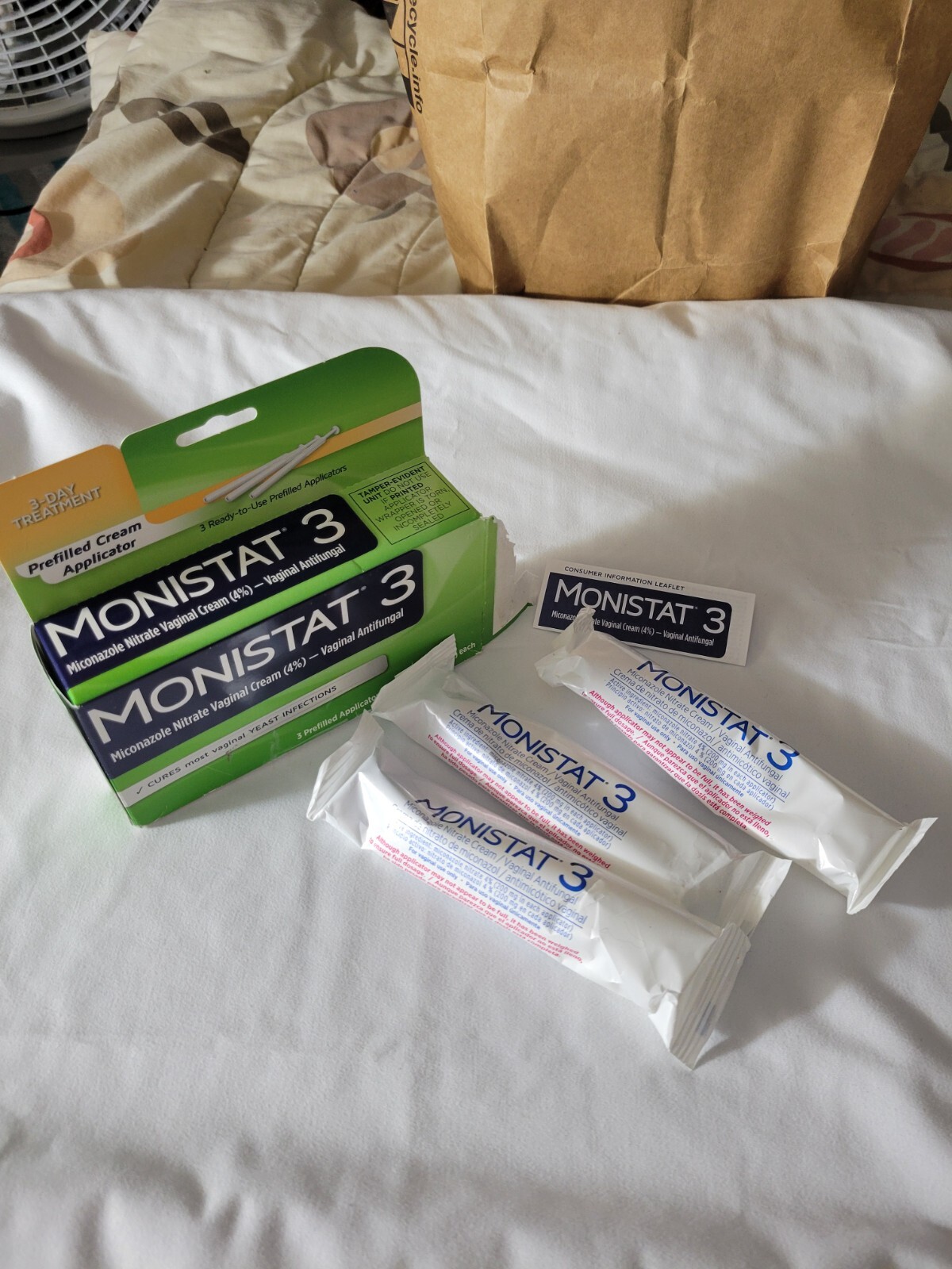 Monistat 3 Combination Pack 3 Ovule Inserts 2.5  EXP 05/2027 (Box torn on top)