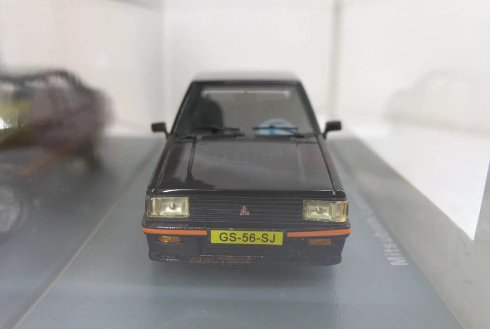 Neo 1:43 - Mitsubishi Lancer EX 2000 Turbo SB - schwarz - 45256 - (54) - Bild 3 von 4