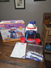 20I0 ICEE Deluxe Slushy Machine 2CUPS 2SPOONS NO FLAVORS Very CUTE Read