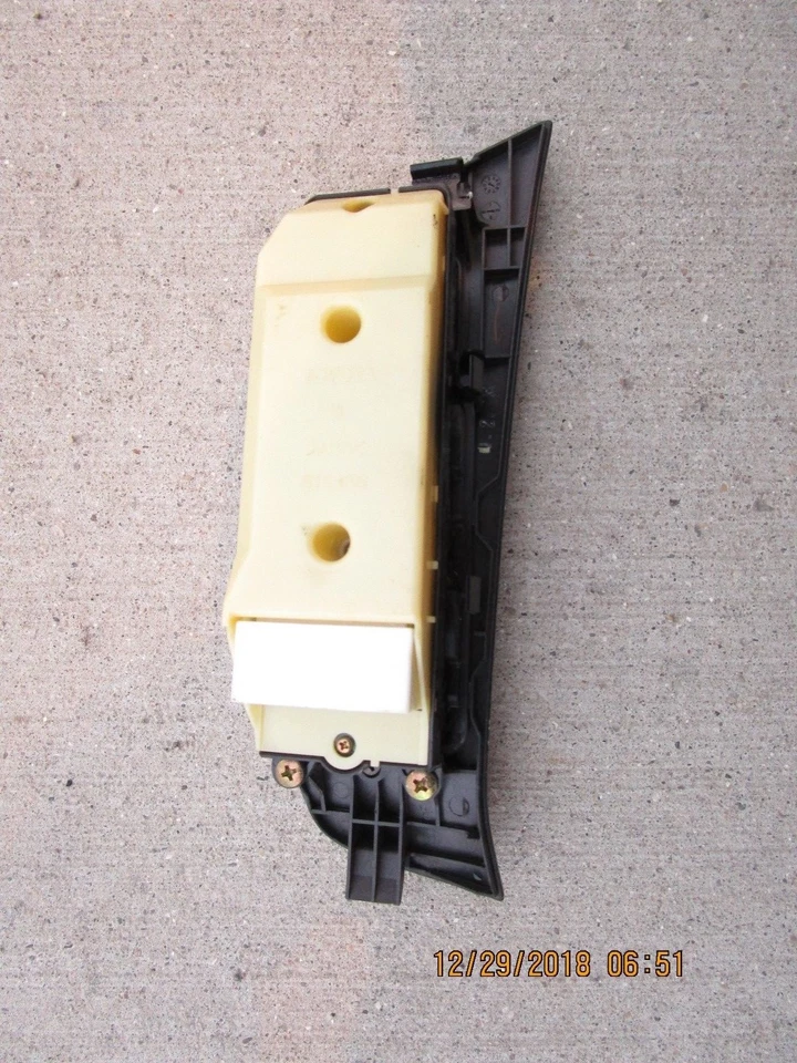 99 - 03 LEXUS RX300 3.0L V6 FRONT DRIVER LEFT SIDE MASTER POWER WINDOW SWITCH - Image 3 of 4
